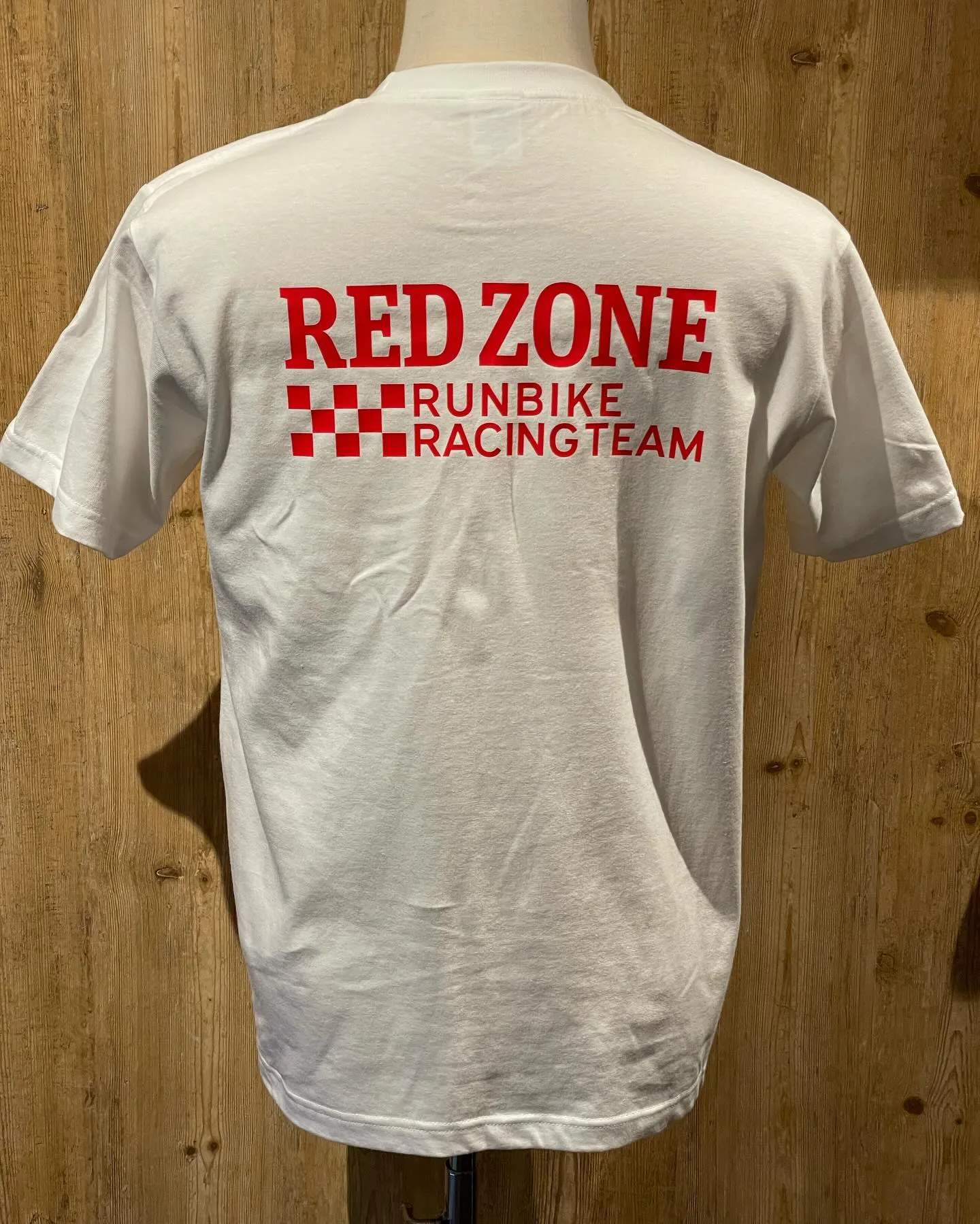 ランバイクチームRED ZONEの各種ウェアを制作させて頂き...