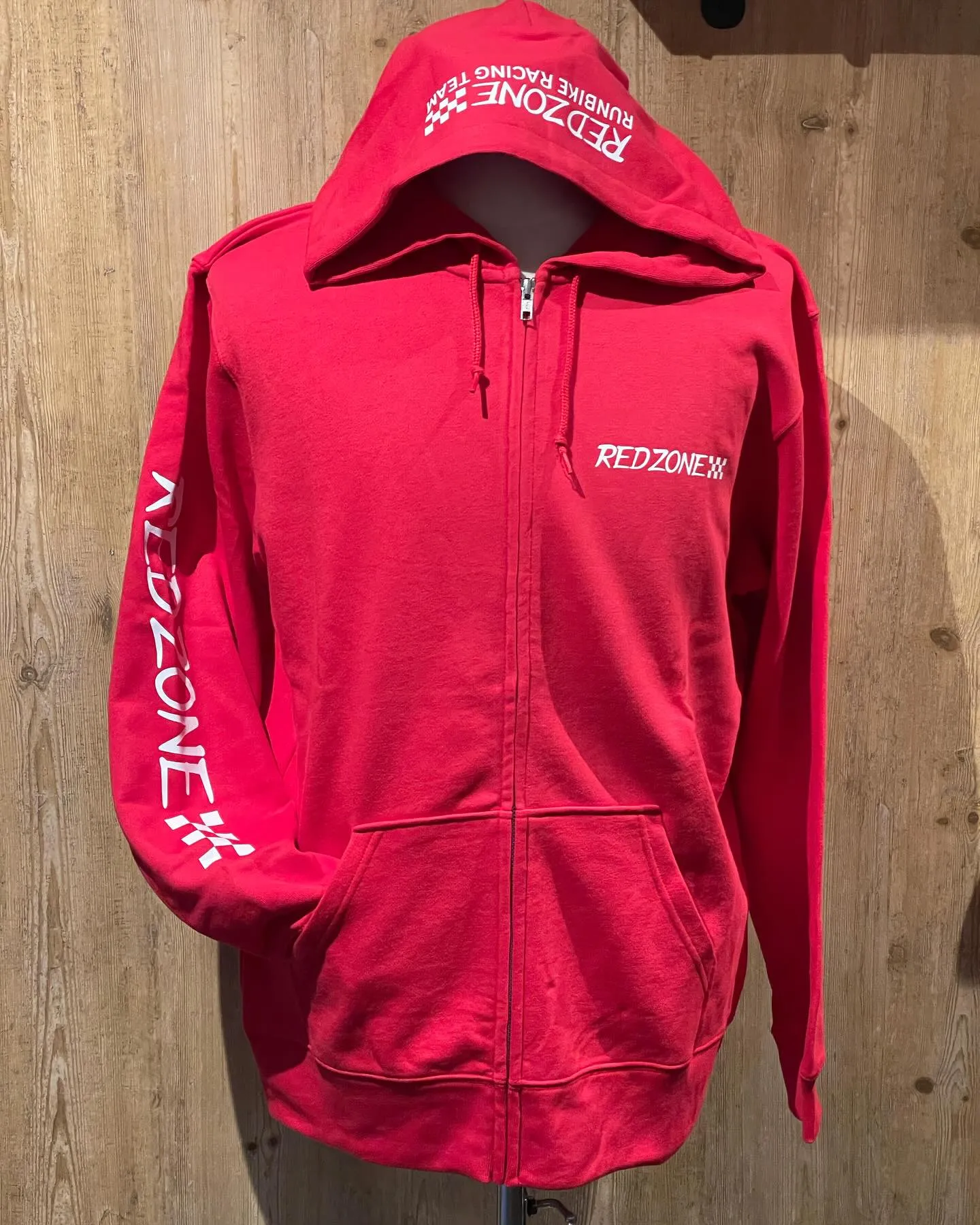 ランバイクチームRED ZONEの各種ウェアを制作させて頂き...