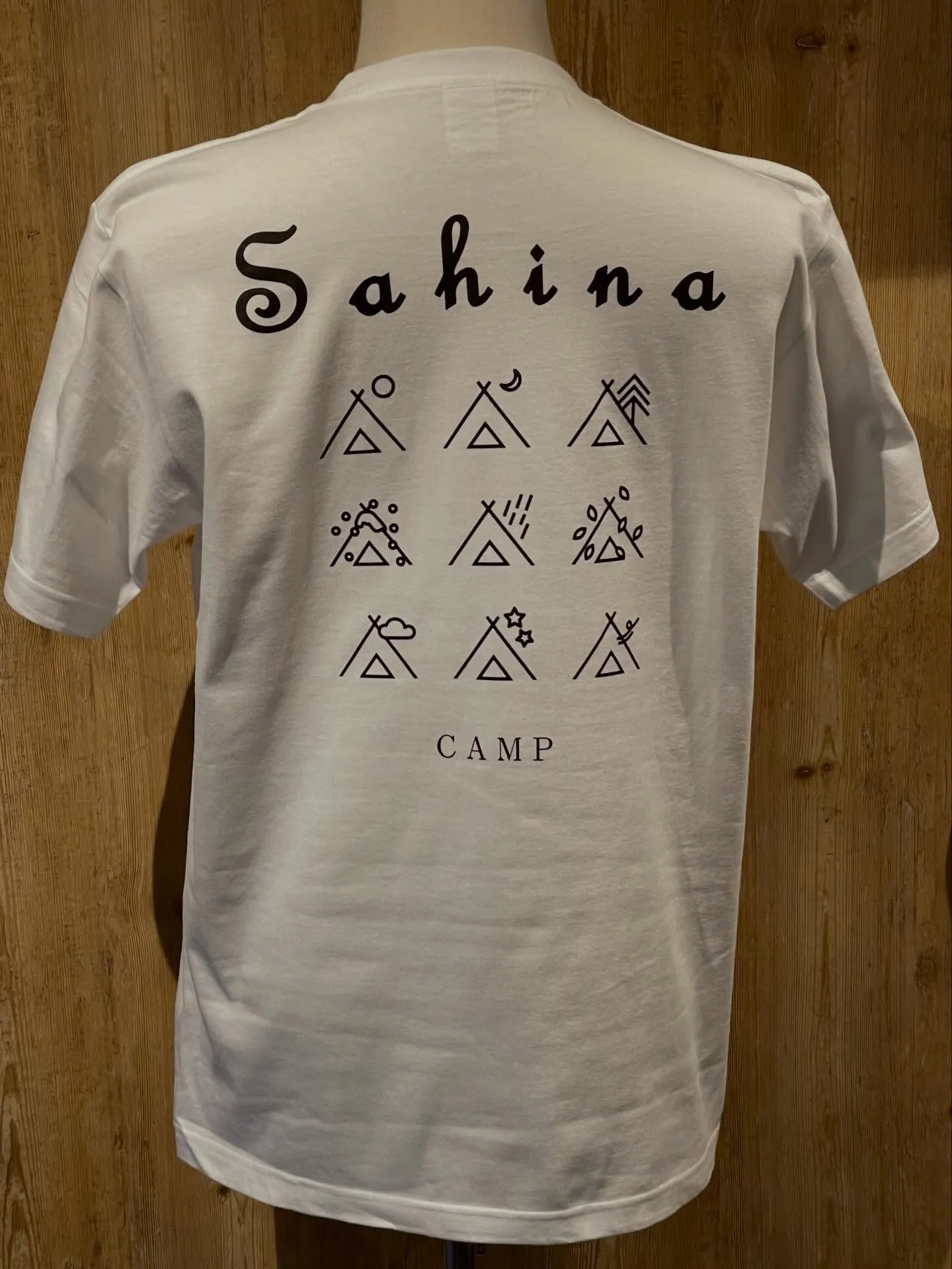 ニセコのサヒナキャンプ場のTシャツを制作させて頂きました😃
