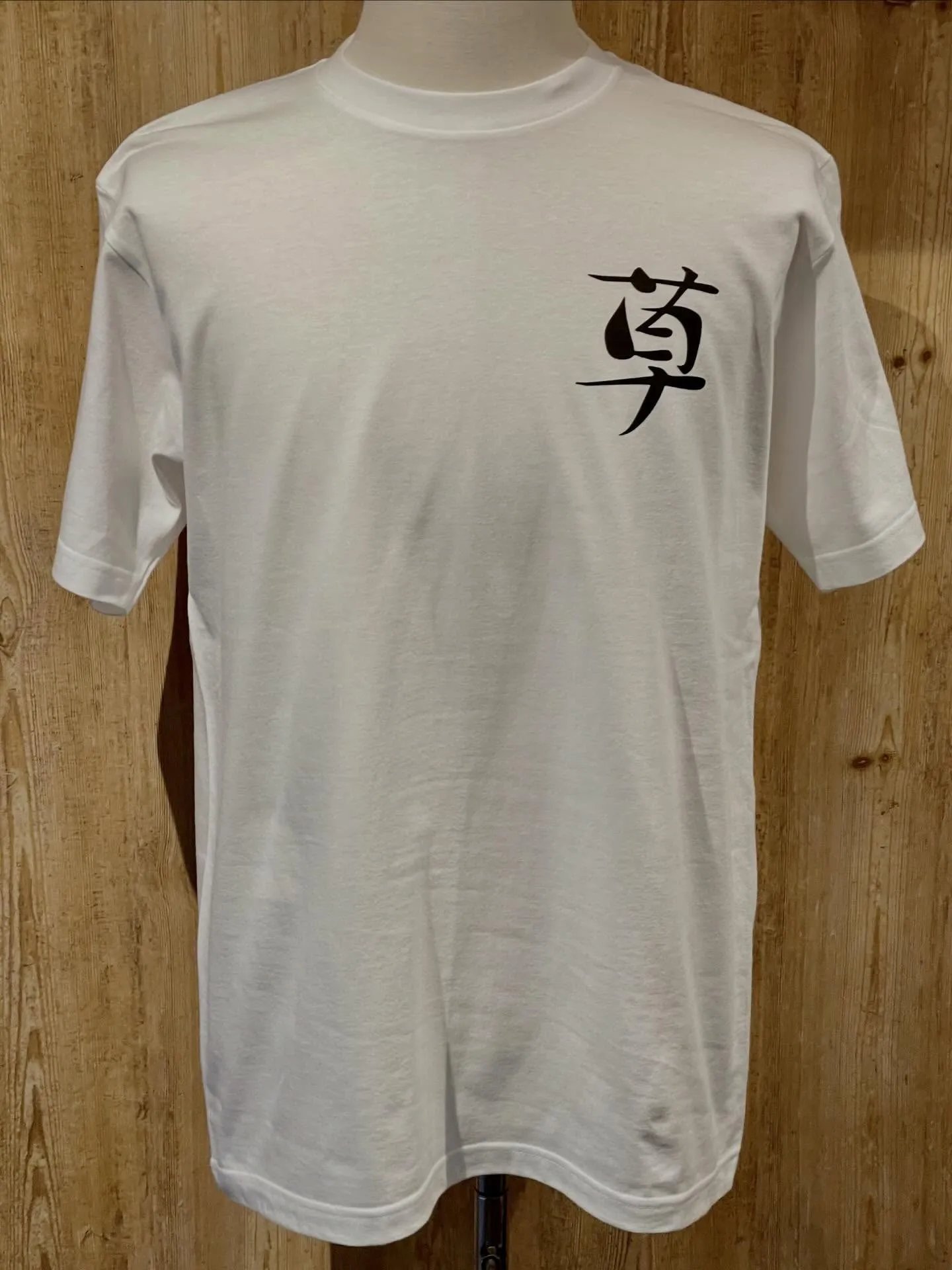 ニセコのサヒナキャンプ場のTシャツを制作させて頂きました😃